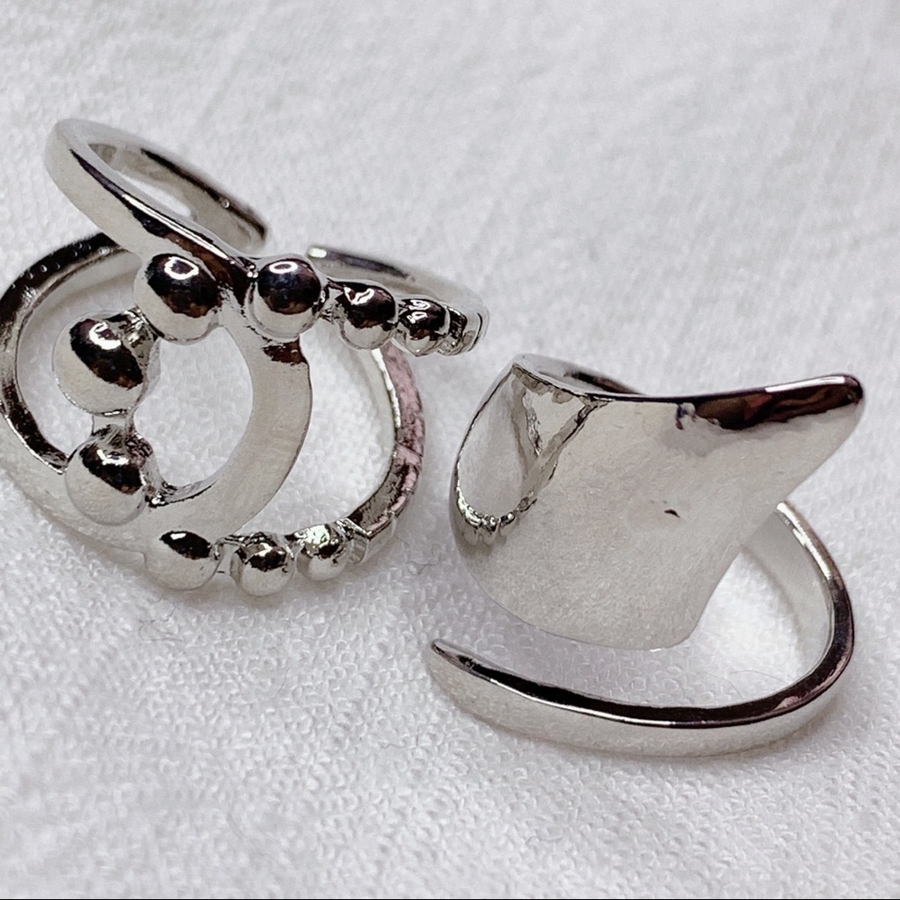 Unique Modern Two Rings Set - Picture 6 of 15